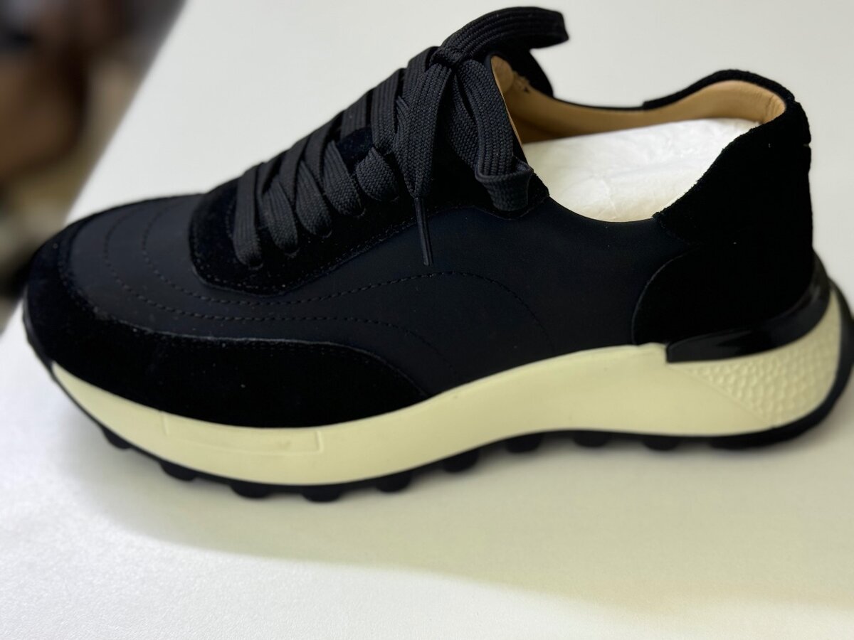 ботинки, кроссовки