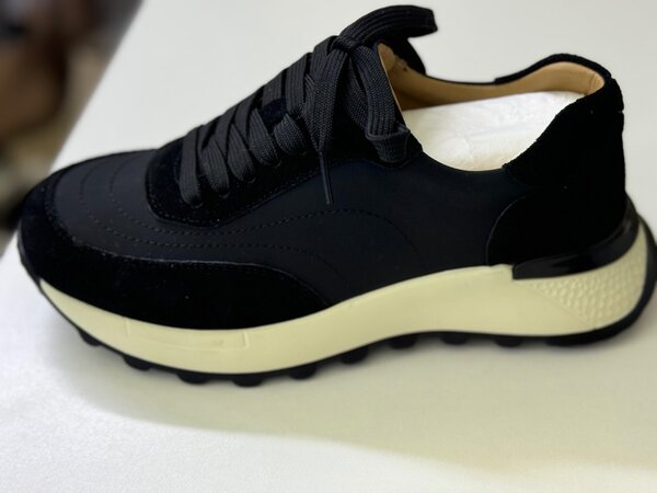 ботинки, кроссовки