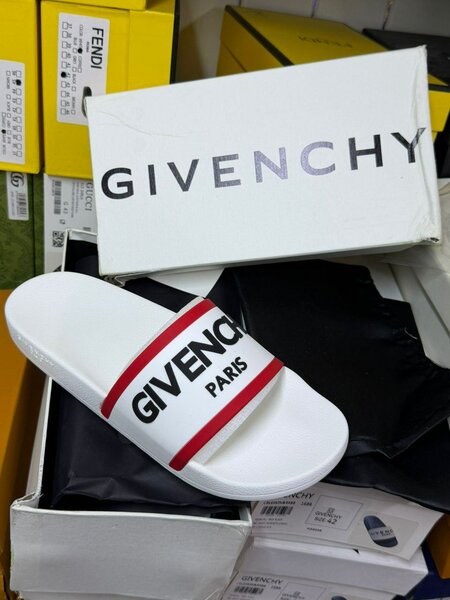 Claquettes Givenchy blanches