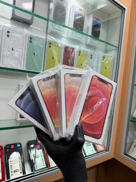 12. 64Go neuf scellé