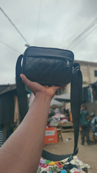 Sacoche bandoulière noire élégante