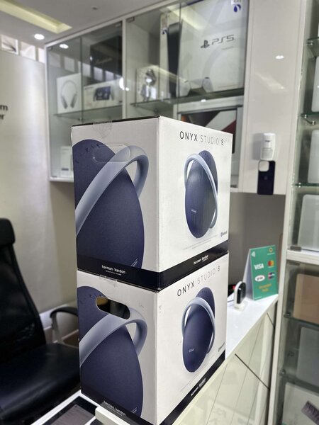 Harman Kardon Onyx Studio 8 Portable Speaker - Black