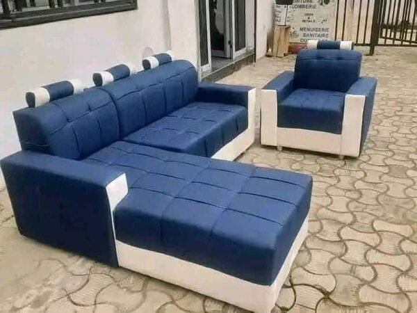 Canapé et fauteuils bleu et blanc design moderne