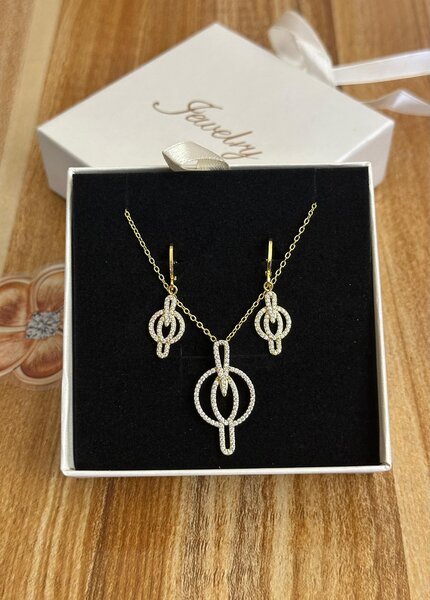 Ensemble collier et boucles