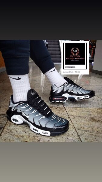 Basket NIKE TN authentique dans sa boite