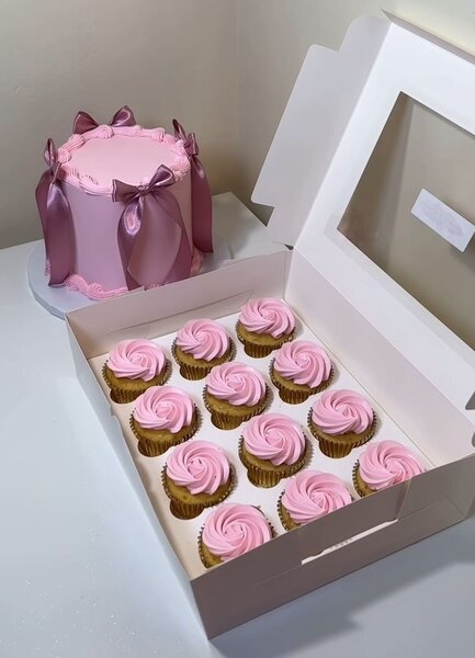 Pink Cupcake and Cake Set