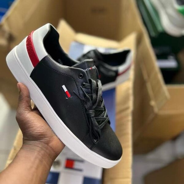 Baskets noires en cuir élégantes