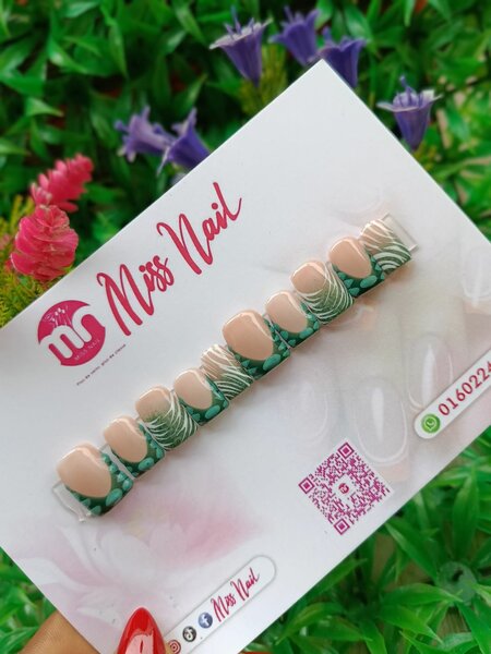 Ongles faux Miss Nail