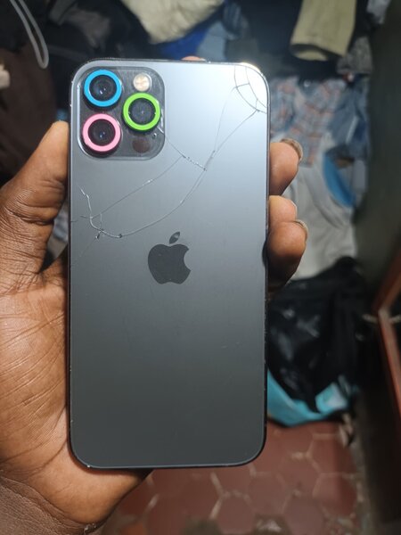 iPhone 12 Pro vitre fissuré