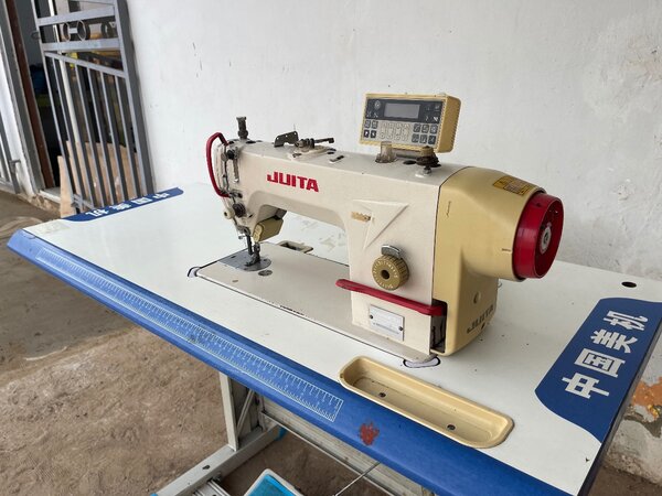 Industrial digital sewing machine