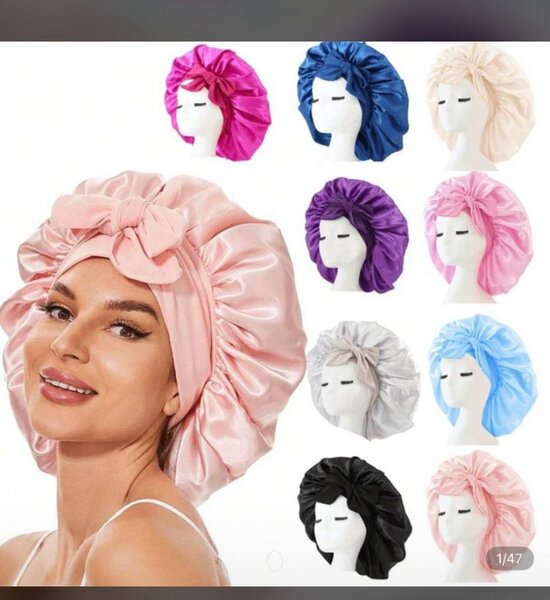 Bonnet en satin réglable