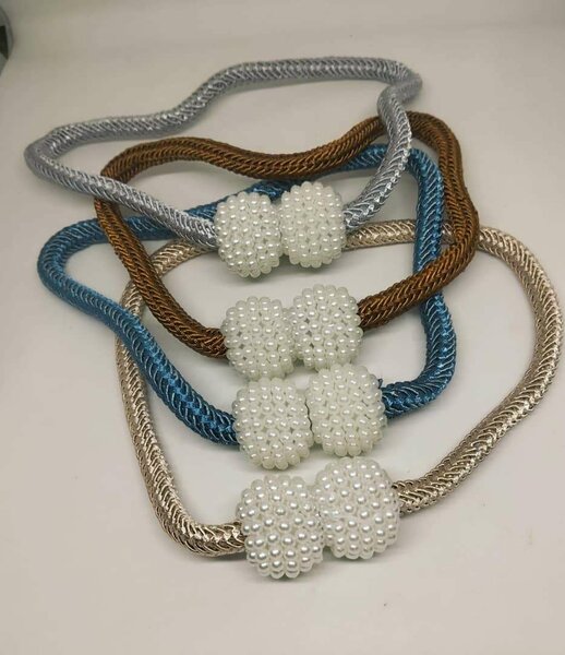 Attache rideaux aimanté