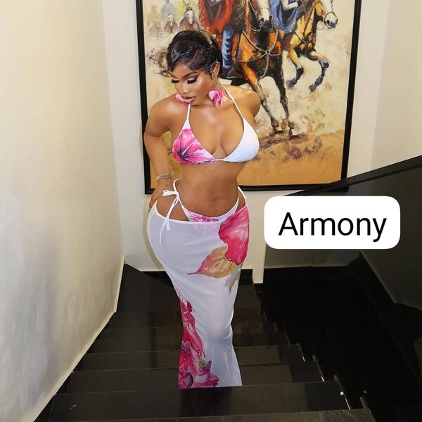 Ensemble Bikini et Paréo Fleuri