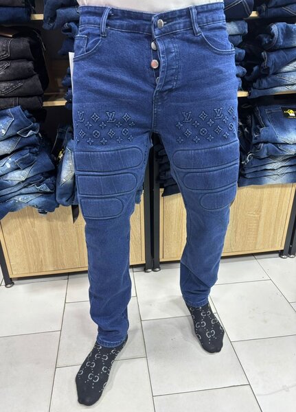 Jeans tendance homme brodés