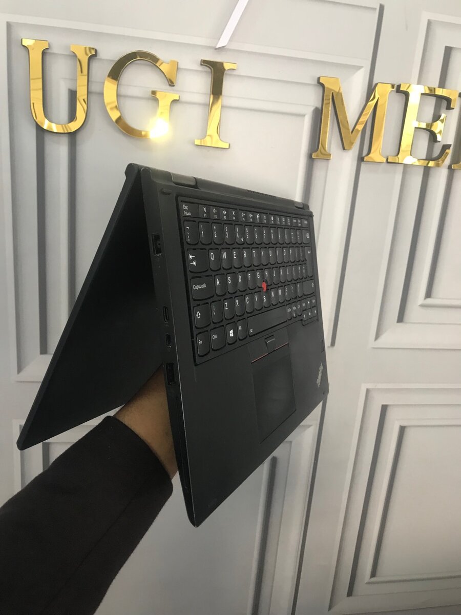 Lenovo thinkpad X380 core i5 8th Gen 256/8gb