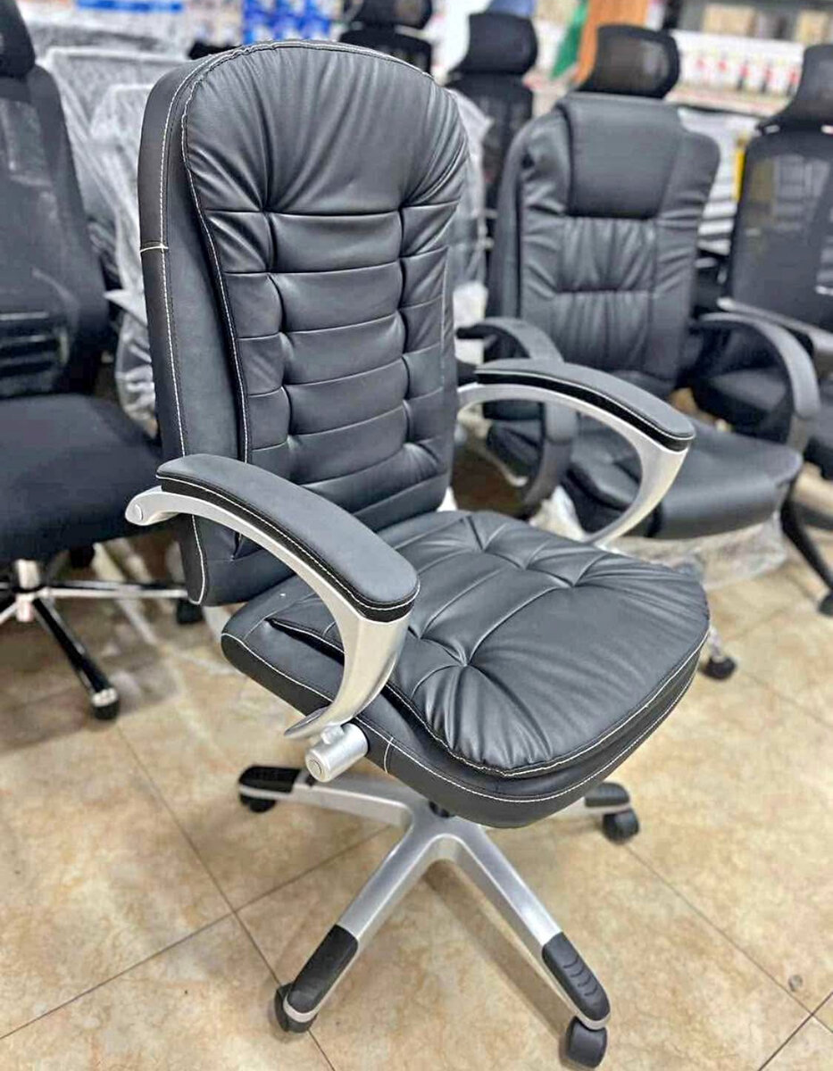 Chaise de Bureau Ergonomique en Cuir