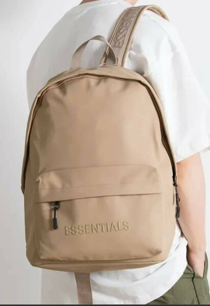 Sac à dos beige élégant