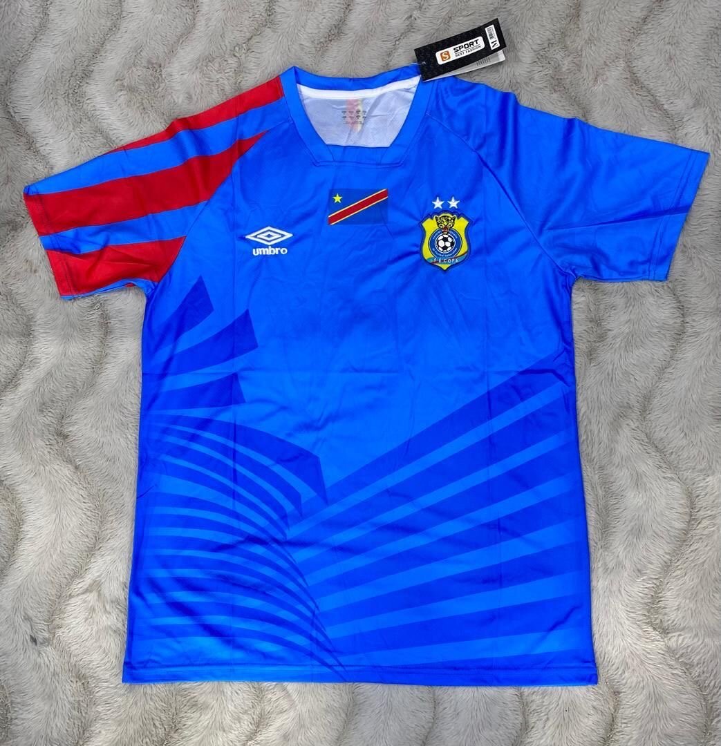 Maillot de football Umbro élégant