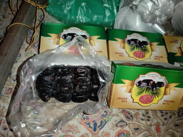 Mazzafti Dates.Irani dates,mebroom Saudia dates