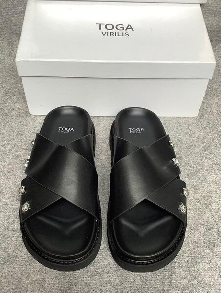 Sandales en cuir noir Toga