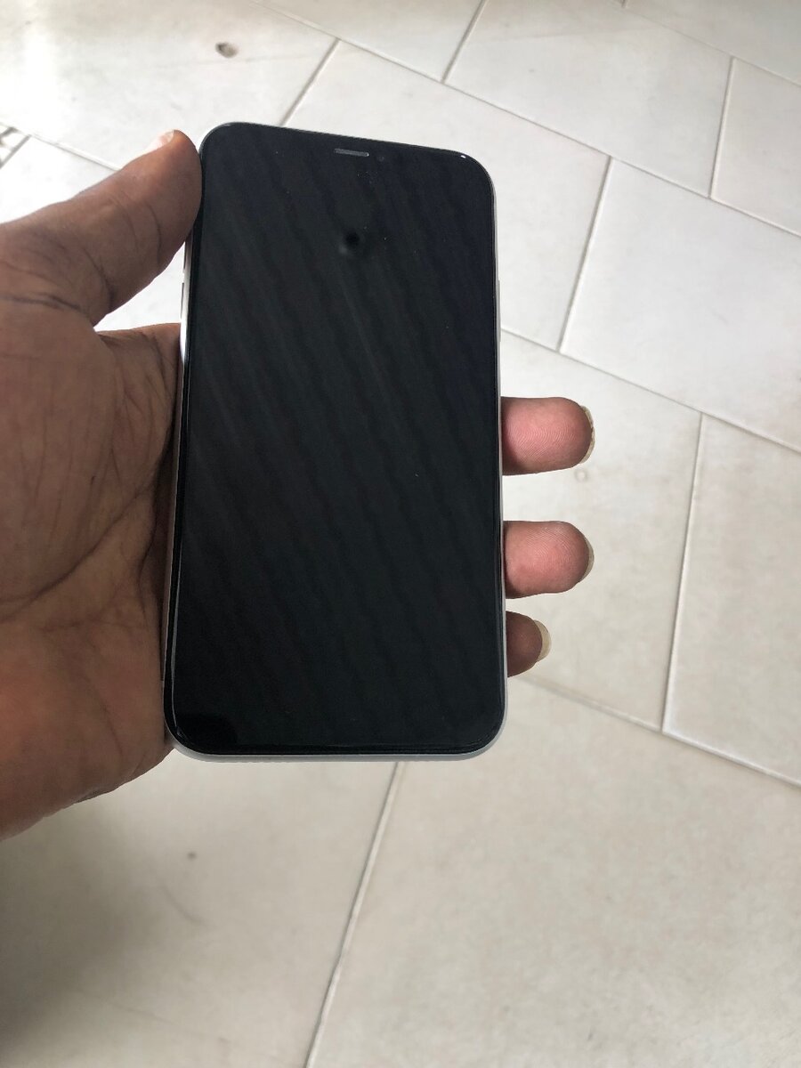 iPhone XR 64 gig
