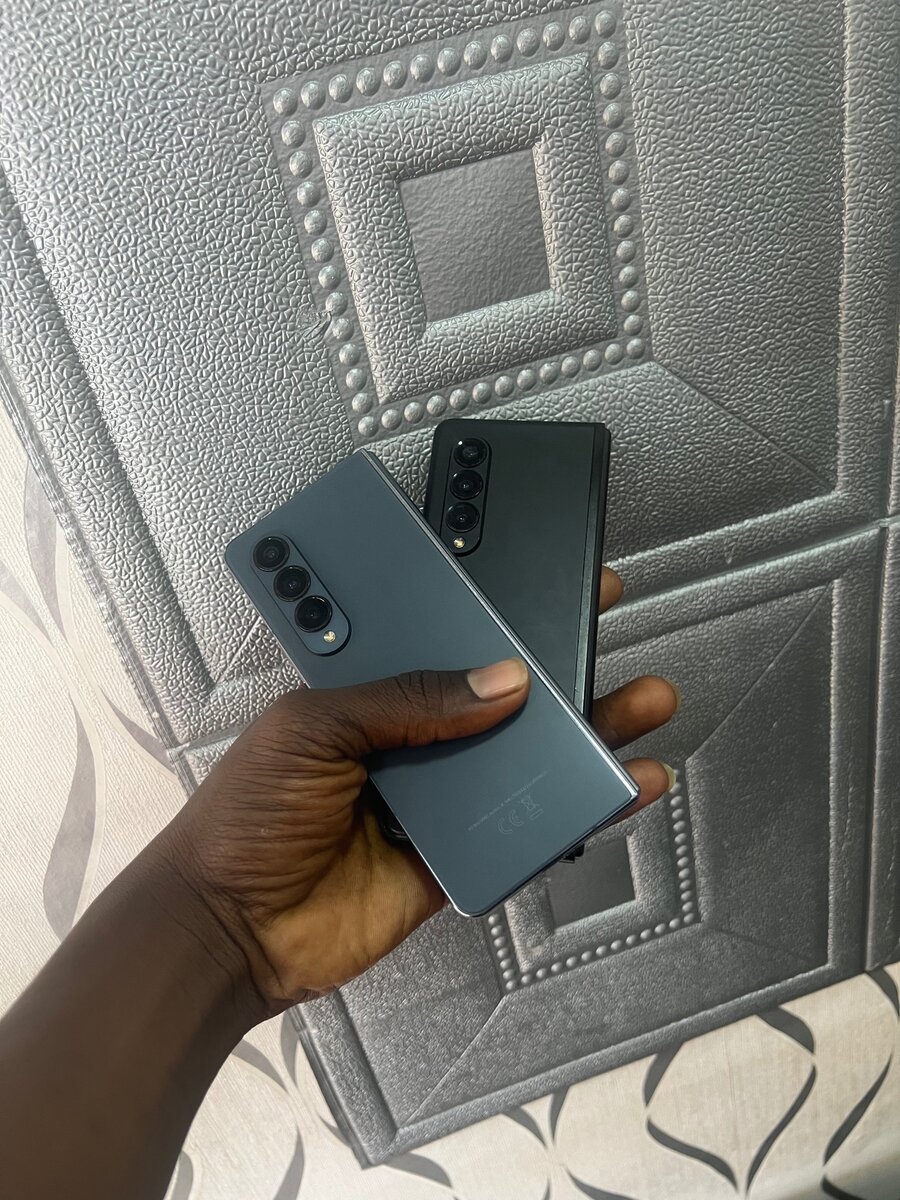 Samsung Fold 4 and 3