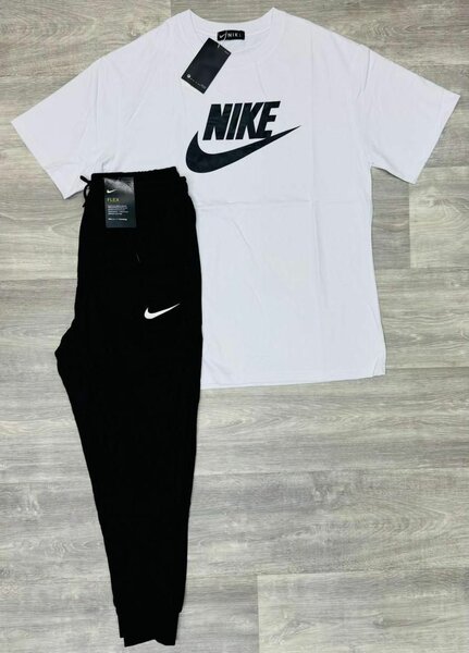 Ensemble T-shirt et Jogging