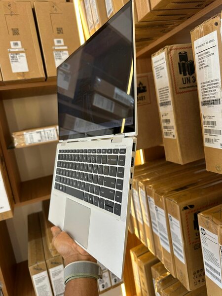 HP ELITEBOOK X360 1040 G7