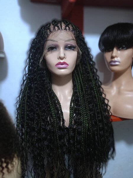 Perruque tressée longue élégante