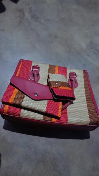 Sac à main en toile rayée rouge