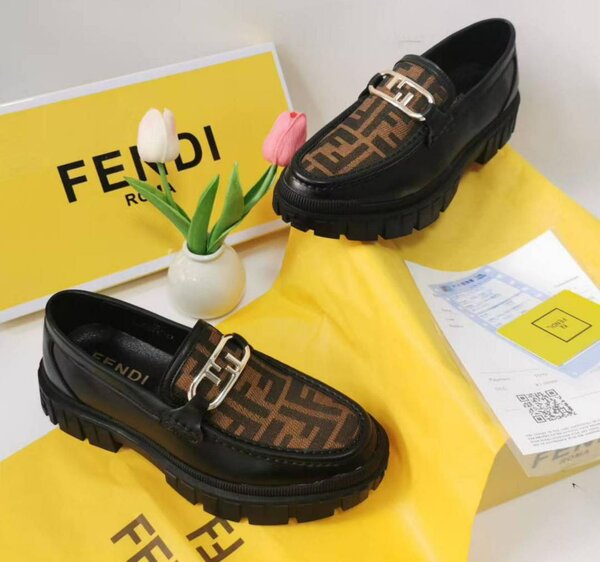 Mocassins élégants  Fendi