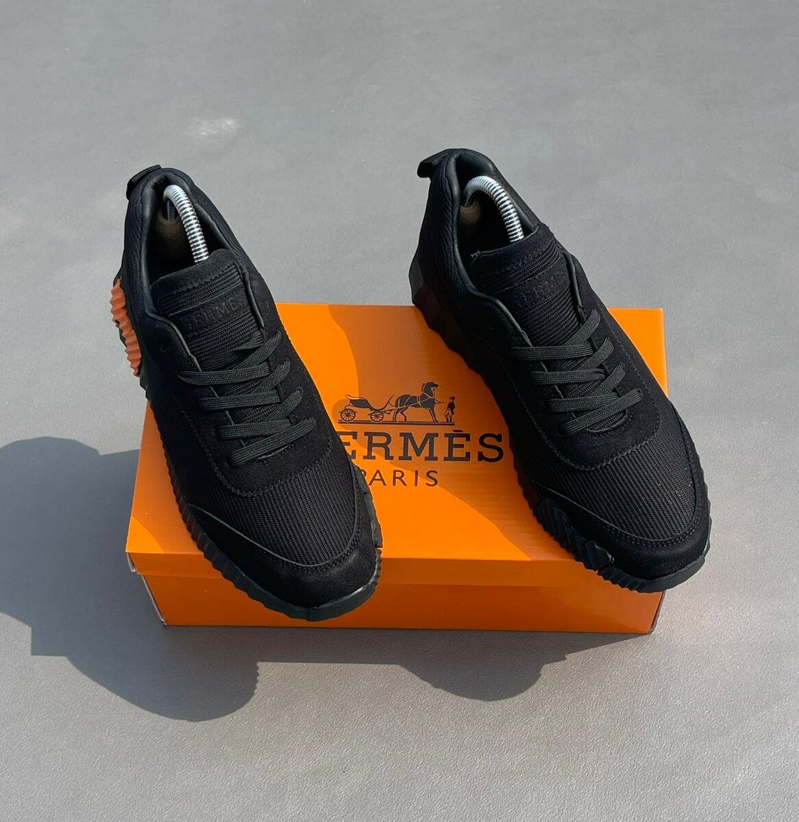 Sneakers noires élégantes homme