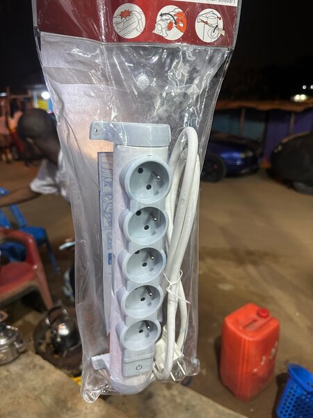 Prise multiple 5 prises avec fil