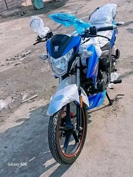 Moto sportive bleue 250cc