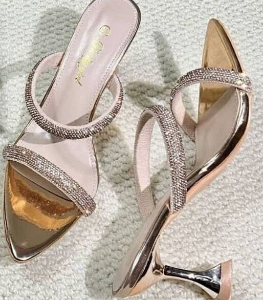 belles chaussures pour femmes