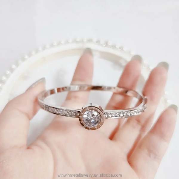 Bracelet en argent avec diamant