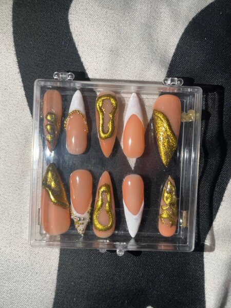 Ongles Faux Art Stiletto