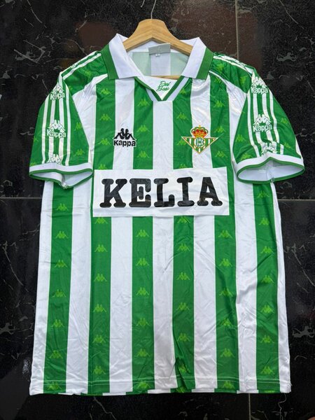 Maillot de football vert et blanc