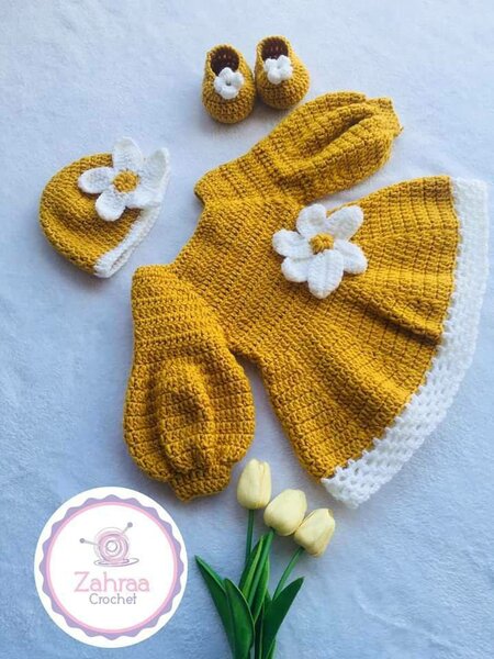 Children's knitted set for girls: dress+headdress+booties