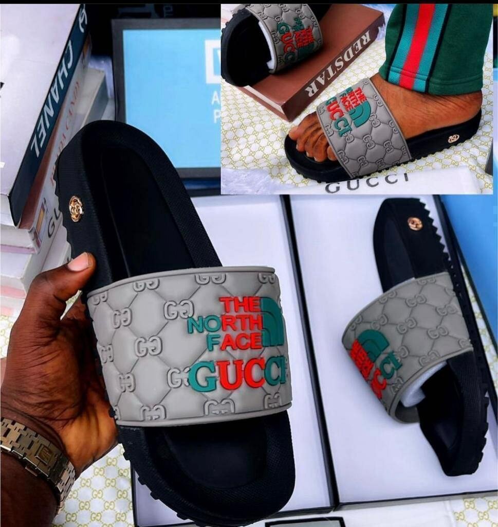 GUCCI solid slippers