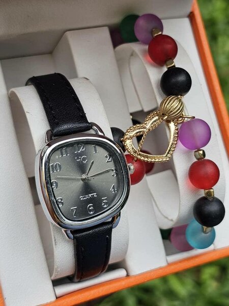 Montre élégante avec bracelet