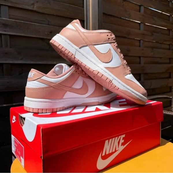 Chaussures Nike Dunk Low Rose