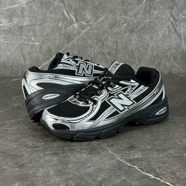 New Balance 740