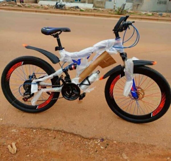 Vélo électrique pliant blanc