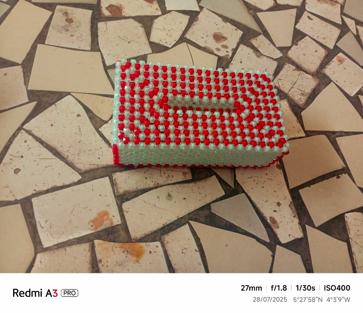 Boîte à mouchoirs perles artisanale