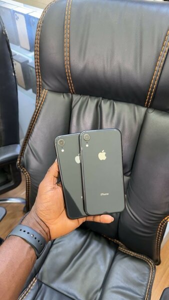 IPHONE XR UNLOCKED