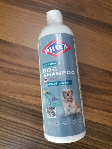 Shampoo anti-puces pour chiens