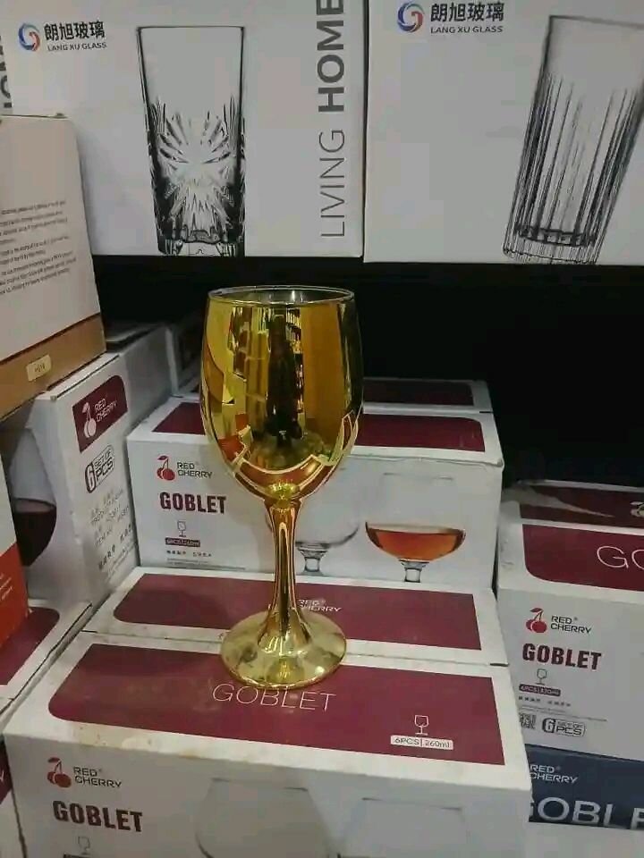 Ensemble de 6 verres à vin en verre doré