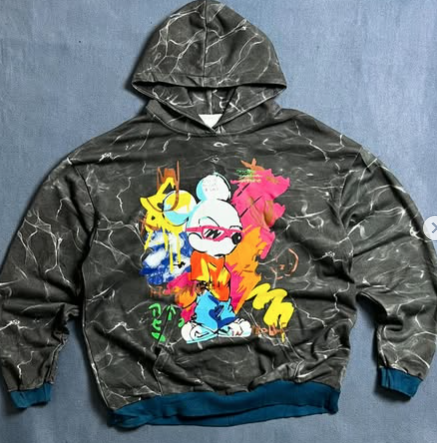 Graphic T&D hoodie size : L/XL