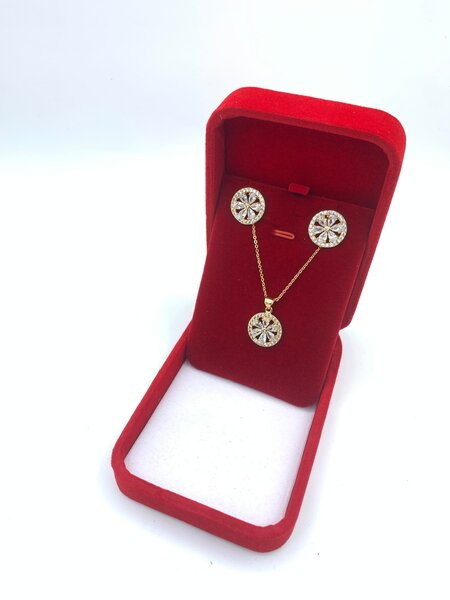 Parure de bijoux en or avec pierres